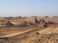 Vue sur la ncropole royale  Mro